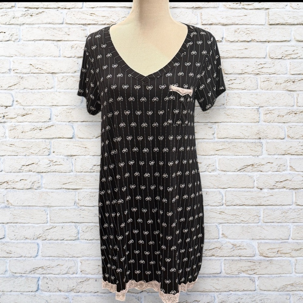 Laura Ashley Bows and Lace Nightgown - Sleep Shirt - Size Large